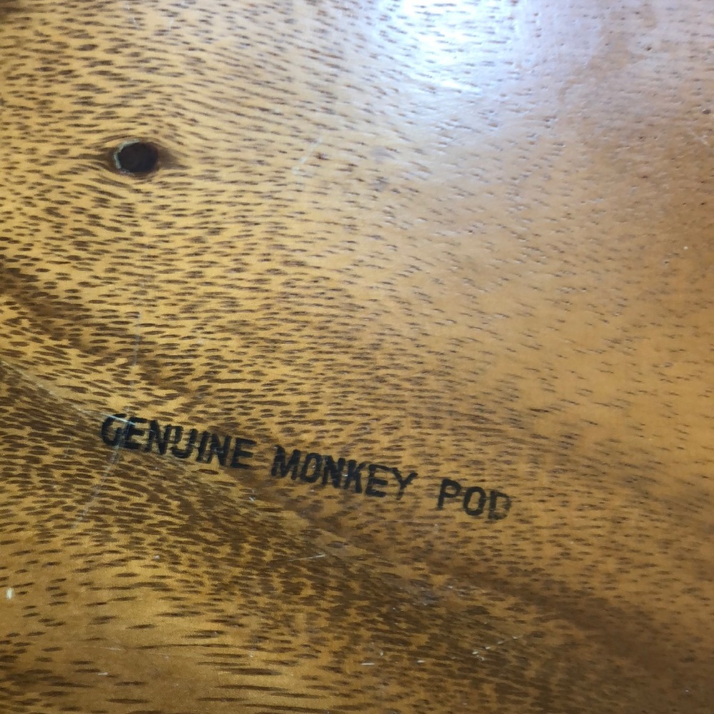 Monkey Pod leaf shaped serving tray 15.5 x 9.75” - Picture 4 of 4